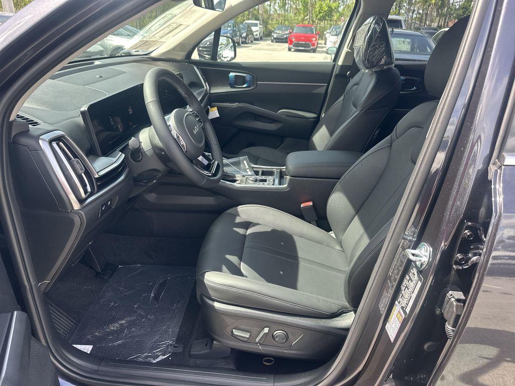 new 2025 Kia Sorento car, priced at $39,901