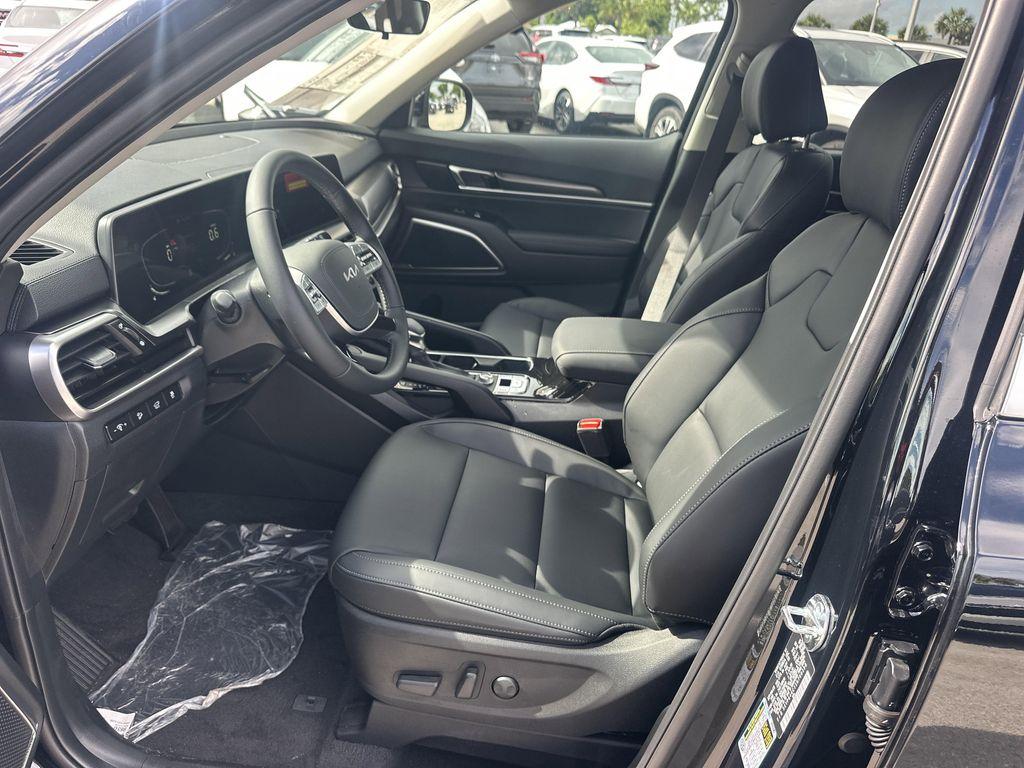 new 2025 Kia Telluride car, priced at $41,630