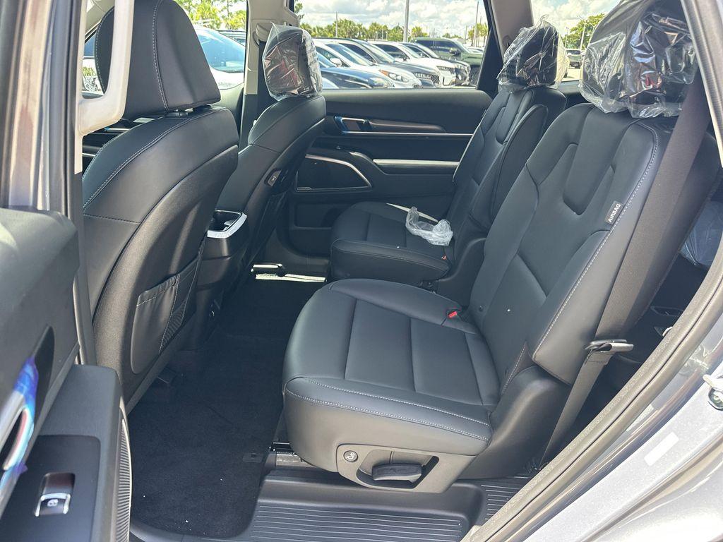new 2025 Kia Telluride car, priced at $41,220