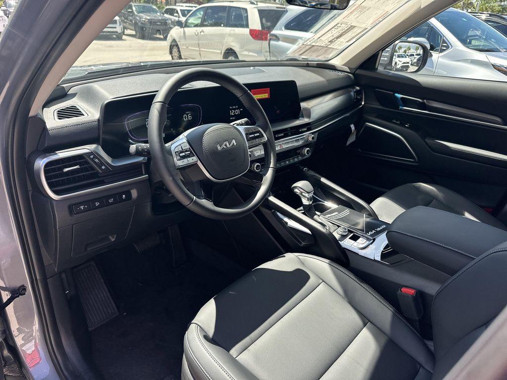 new 2025 Kia Telluride car, priced at $41,220