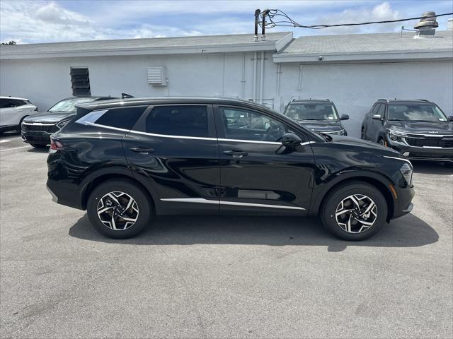 new 2025 Kia Sportage car, priced at $30,452