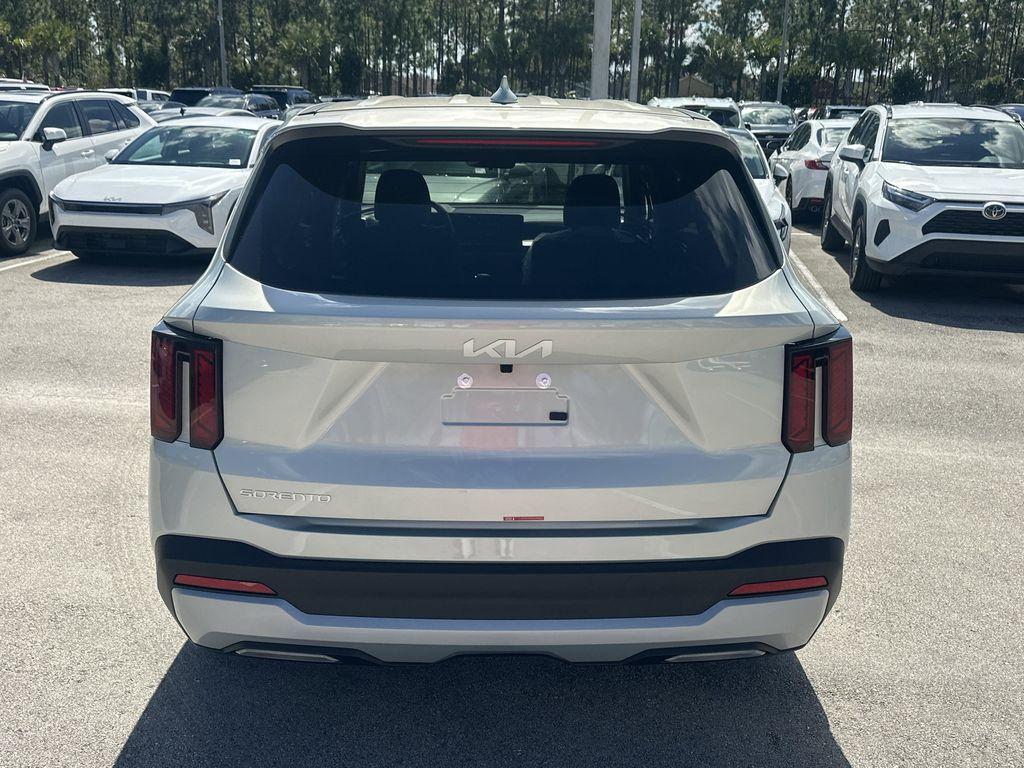 new 2026 Kia Sorento car, priced at $33,452