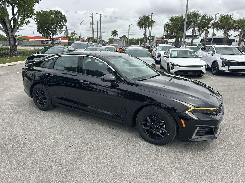new 2025 Kia K5 car, priced at $27,408