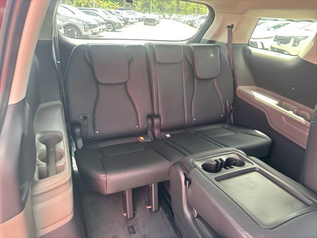 new 2025 Kia Carnival car, priced at $40,327