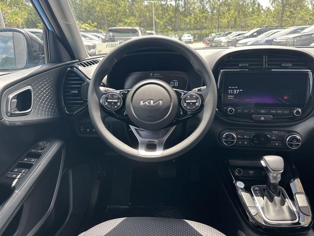 new 2025 Kia Soul car, priced at $24,119