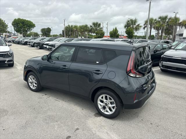 new 2025 Kia Soul car, priced at $24,014