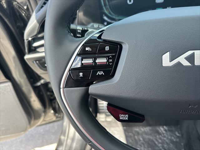 new 2025 Kia Niro car, priced at $33,060