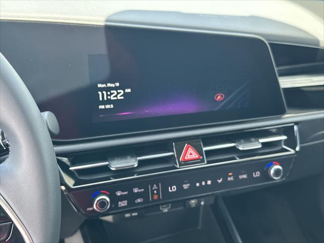 new 2025 Kia Niro car, priced at $33,060