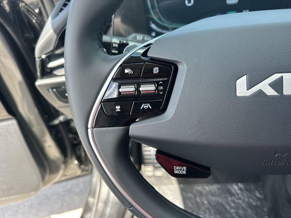 new 2025 Kia Niro car, priced at $32,386