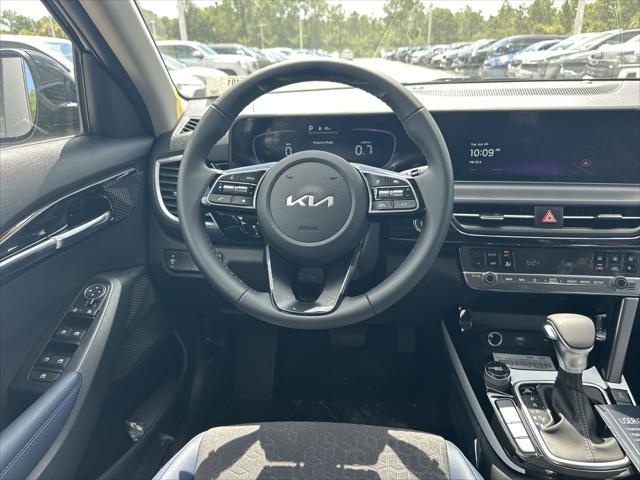 new 2025 Kia Seltos car, priced at $28,745