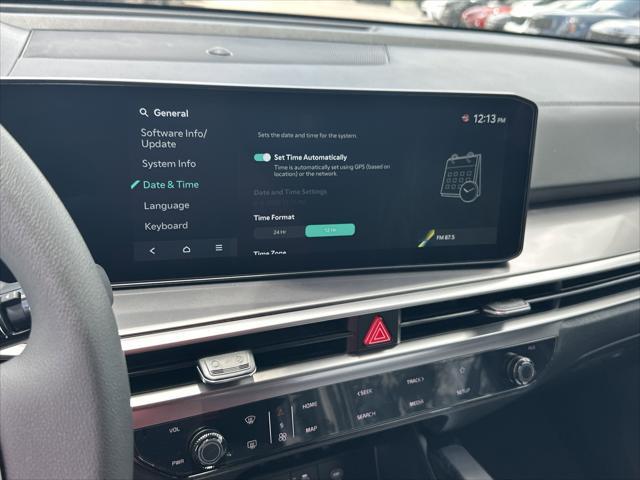 new 2025 Kia Sorento car, priced at $33,735