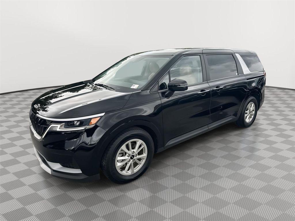 used 2024 Kia Carnival car, priced at $29,818