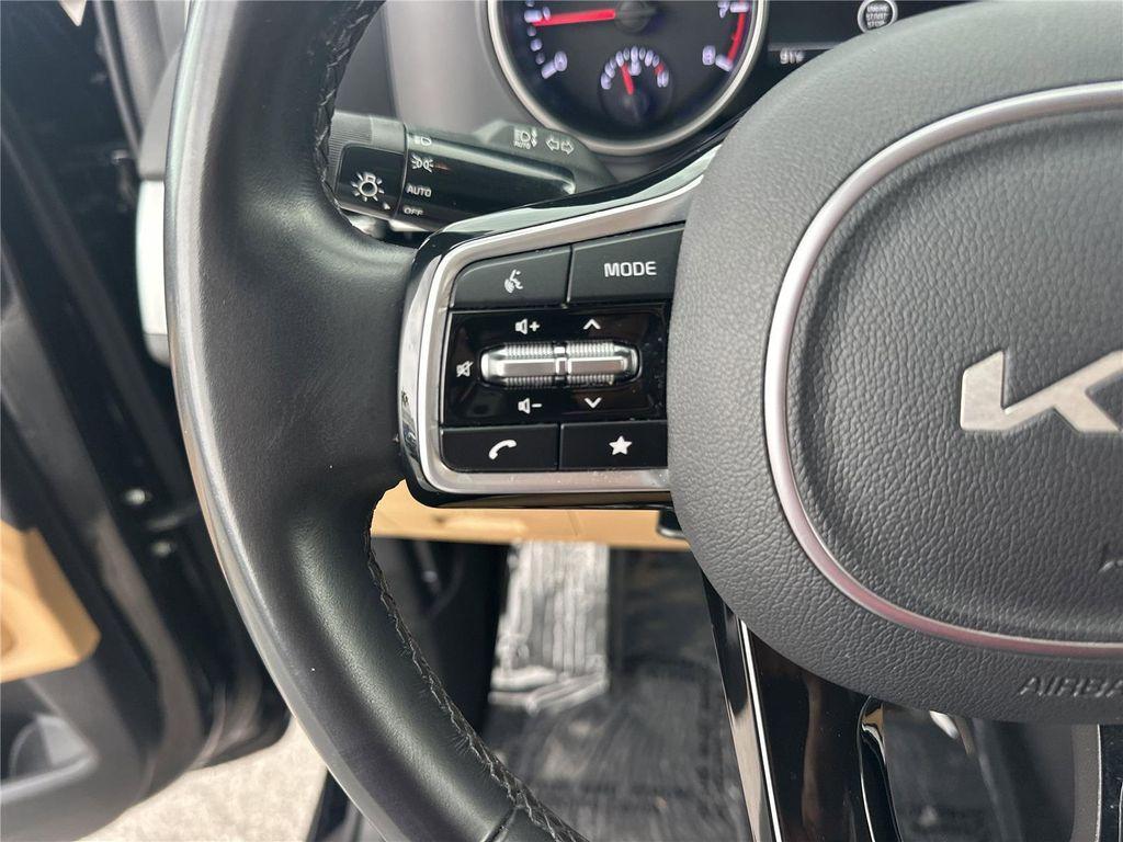 used 2024 Kia Carnival car, priced at $29,818