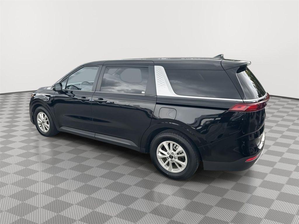 used 2024 Kia Carnival car, priced at $29,818
