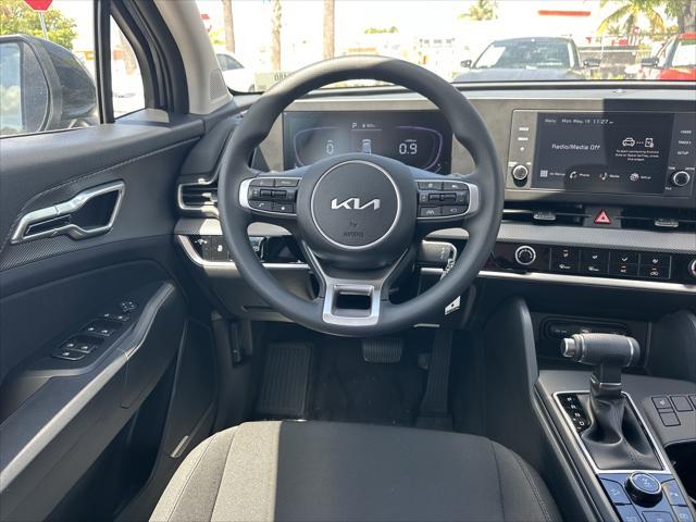 new 2025 Kia Sportage car, priced at $30,452