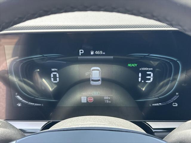 new 2025 Kia Niro car, priced at $30,086