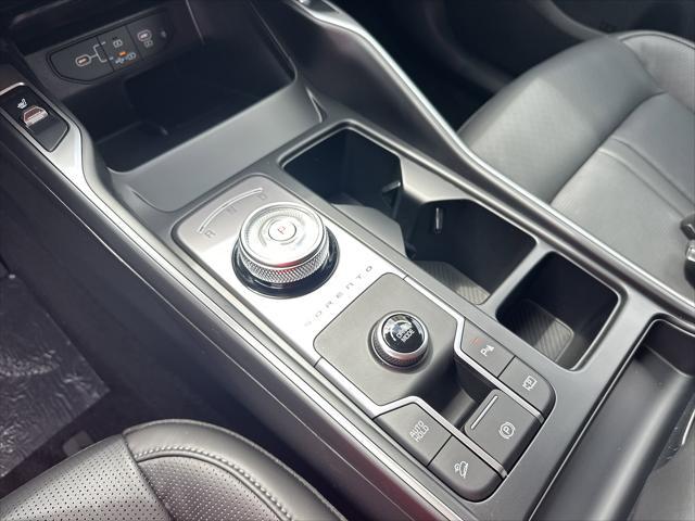 new 2025 Kia Sorento Hybrid car, priced at $40,855