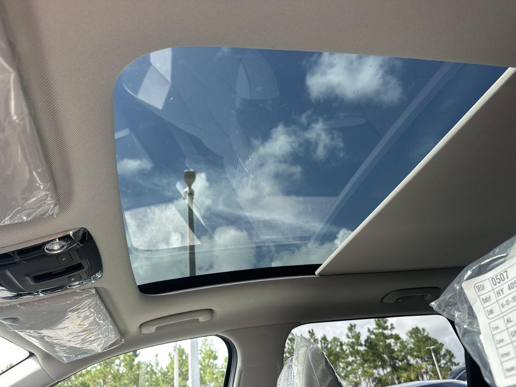 new 2025 Kia Sorento car, priced at $37,976