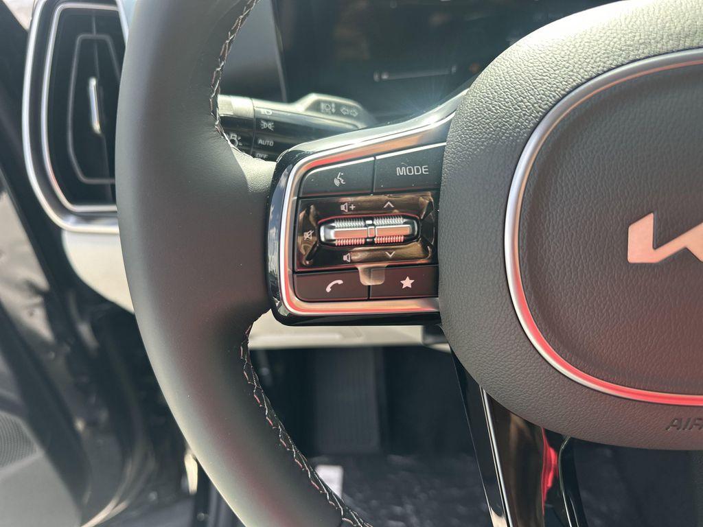new 2025 Kia Sorento car, priced at $37,976