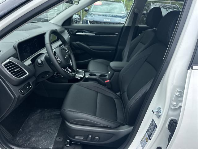 new 2025 Kia Seltos car, priced at $27,680