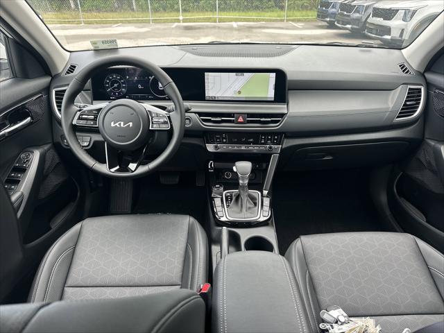 new 2025 Kia Seltos car, priced at $27,680
