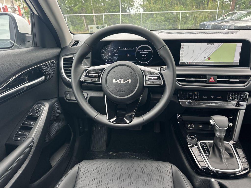 new 2025 Kia Seltos car, priced at $27,115