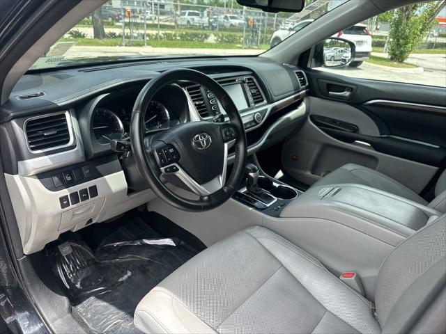 used 2016 Toyota Highlander car