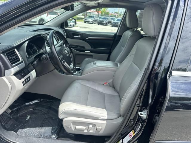 used 2016 Toyota Highlander car