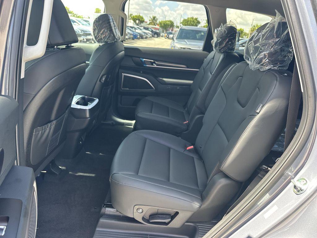 new 2025 Kia Telluride car, priced at $40,396