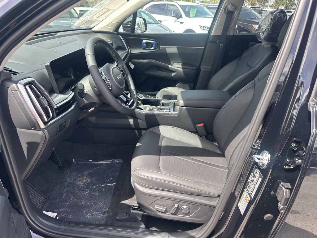 new 2025 Kia Sorento car, priced at $37,476