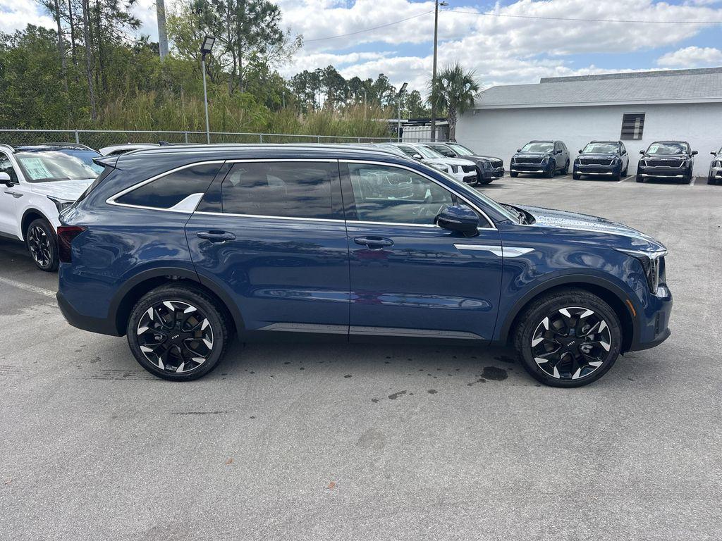 new 2025 Kia Sorento car, priced at $39,548