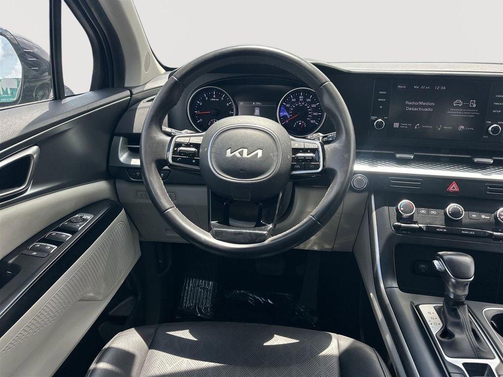 used 2024 Kia Carnival car, priced at $30,035