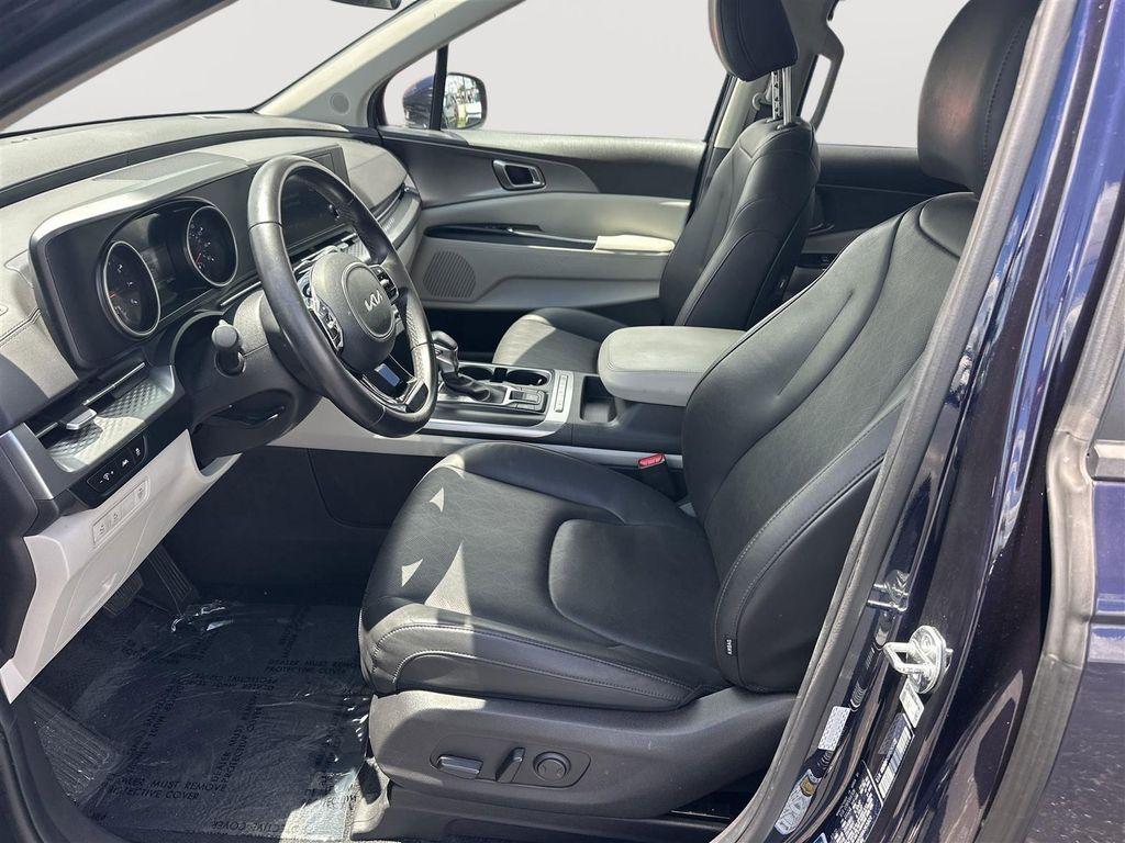 used 2024 Kia Carnival car, priced at $30,035