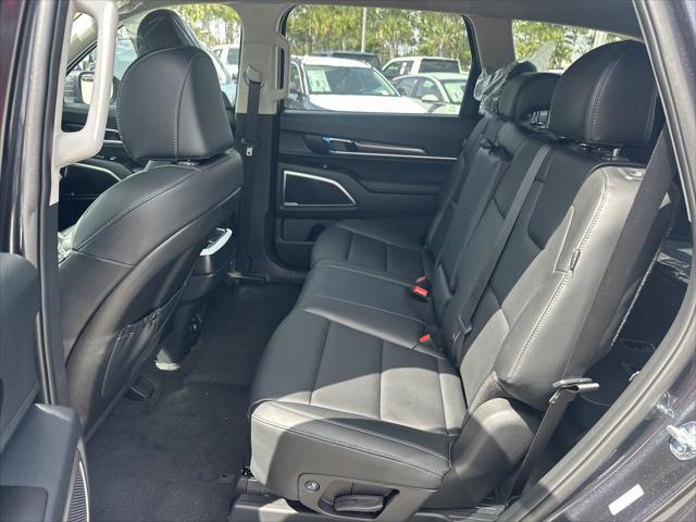 new 2025 Kia Telluride car, priced at $38,135