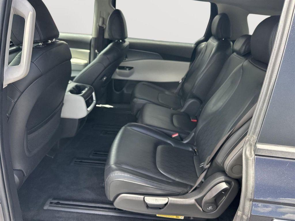 used 2024 Kia Carnival car, priced at $29,523