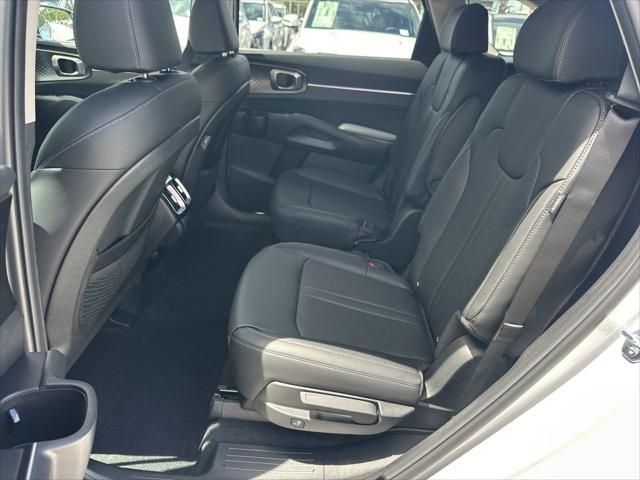 new 2025 Kia Sorento Hybrid car, priced at $41,725