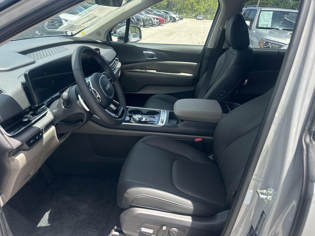 new 2026 Kia Carnival Hybrid car, priced at $50,130