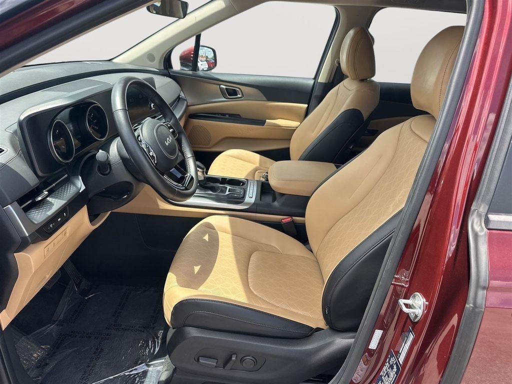 used 2024 Kia Carnival car, priced at $30,549