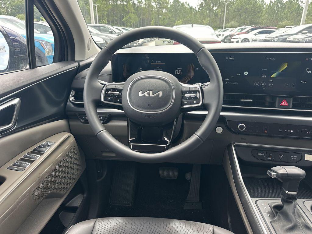 new 2025 Kia Carnival car, priced at $39,504