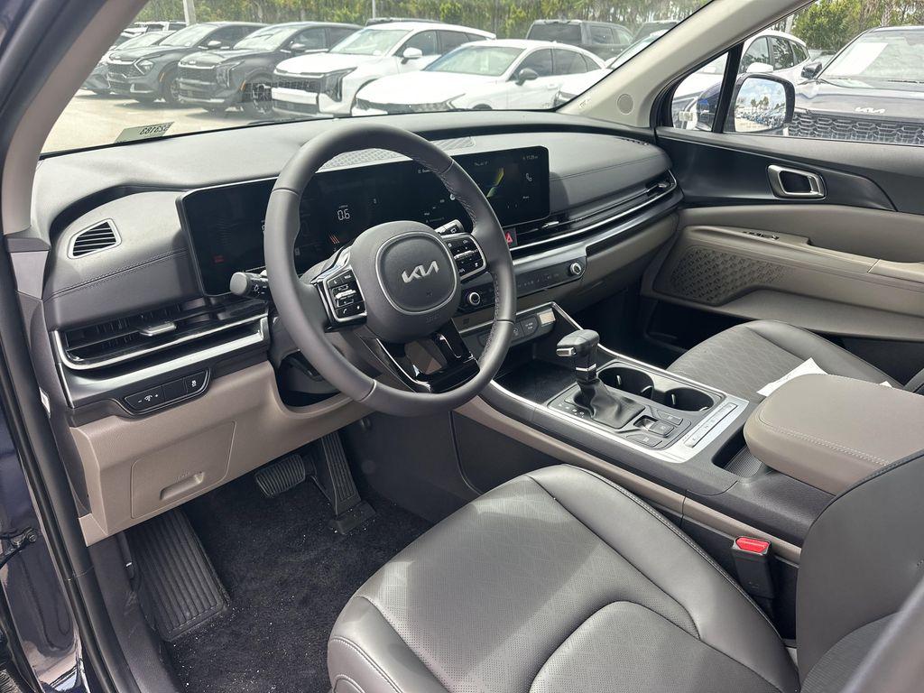 new 2025 Kia Carnival car, priced at $39,504