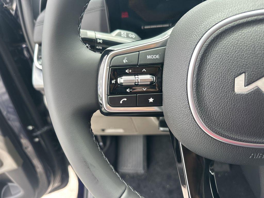 new 2025 Kia Carnival car, priced at $39,504