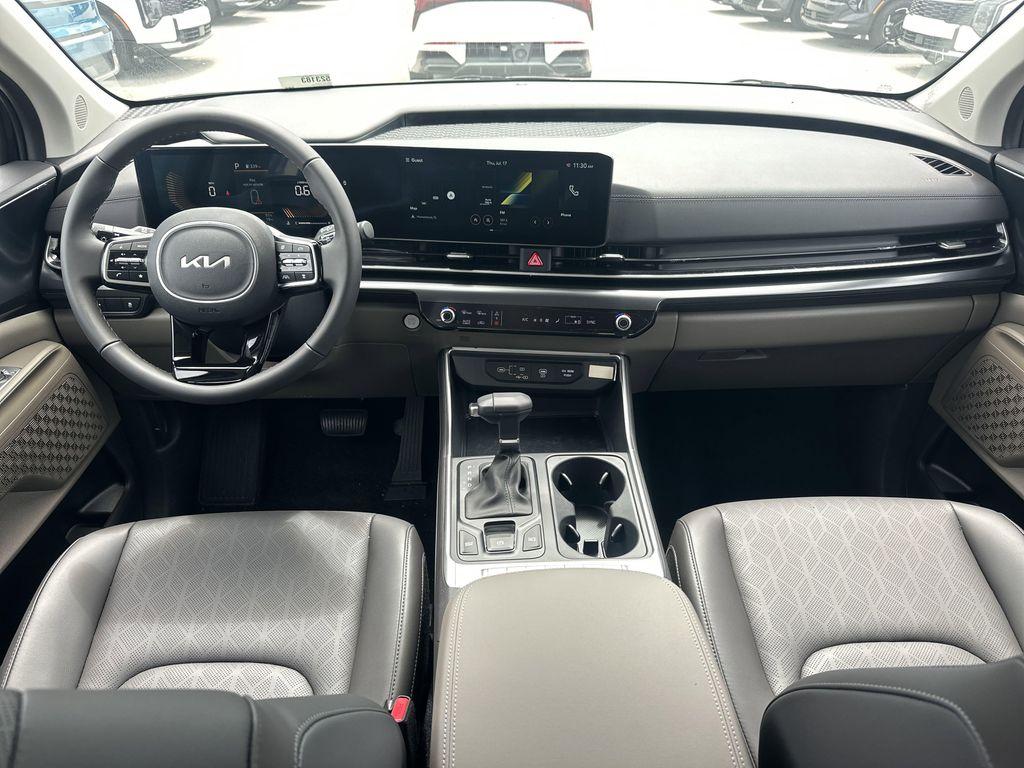 new 2025 Kia Carnival car, priced at $39,504