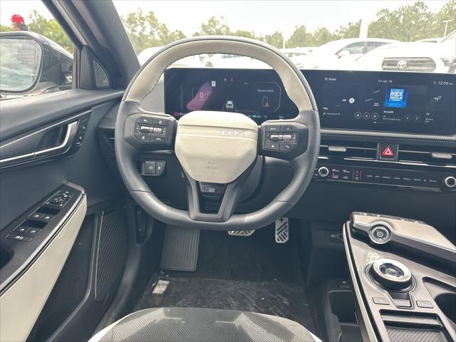 new 2025 Kia EV6 car, priced at $53,905