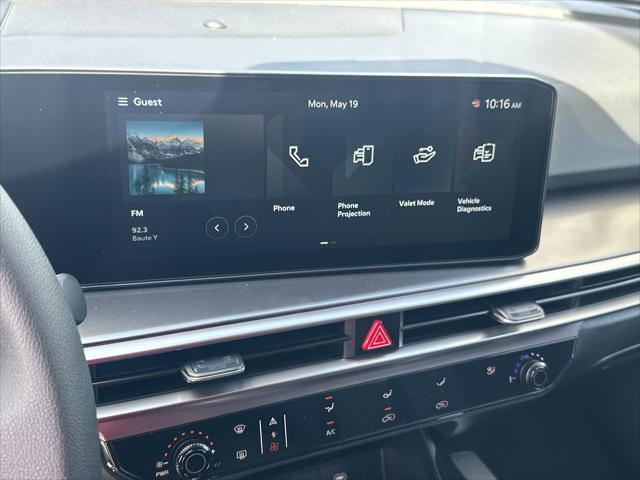 new 2025 Kia Sorento car, priced at $33,398