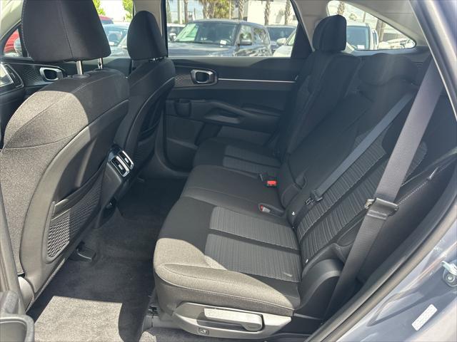 new 2025 Kia Sorento car, priced at $33,398