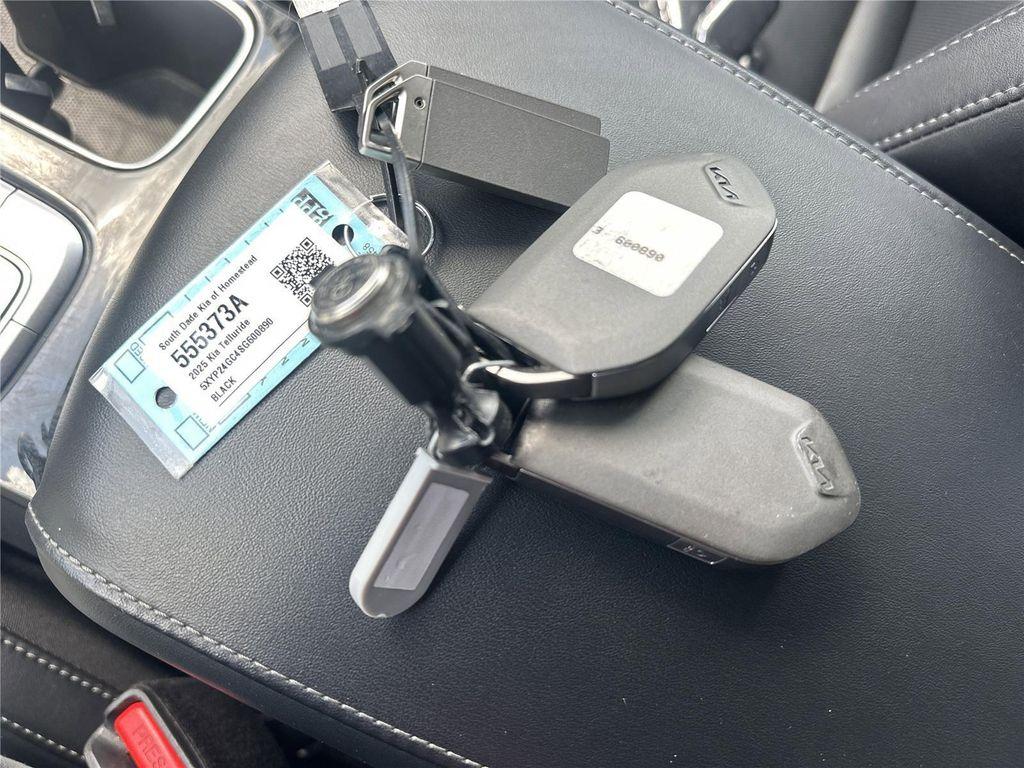 used 2025 Kia Telluride car, priced at $34,500