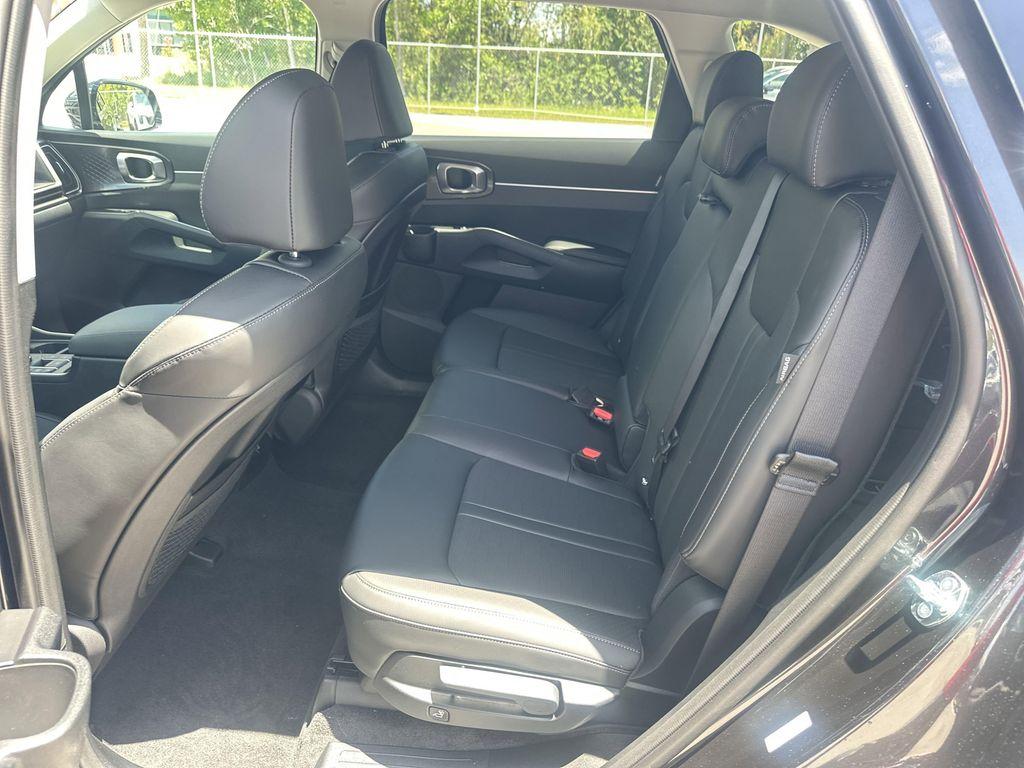 new 2025 Kia Sorento car, priced at $37,090