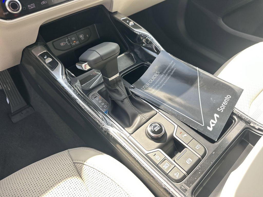 new 2025 Kia Sorento car, priced at $37,555