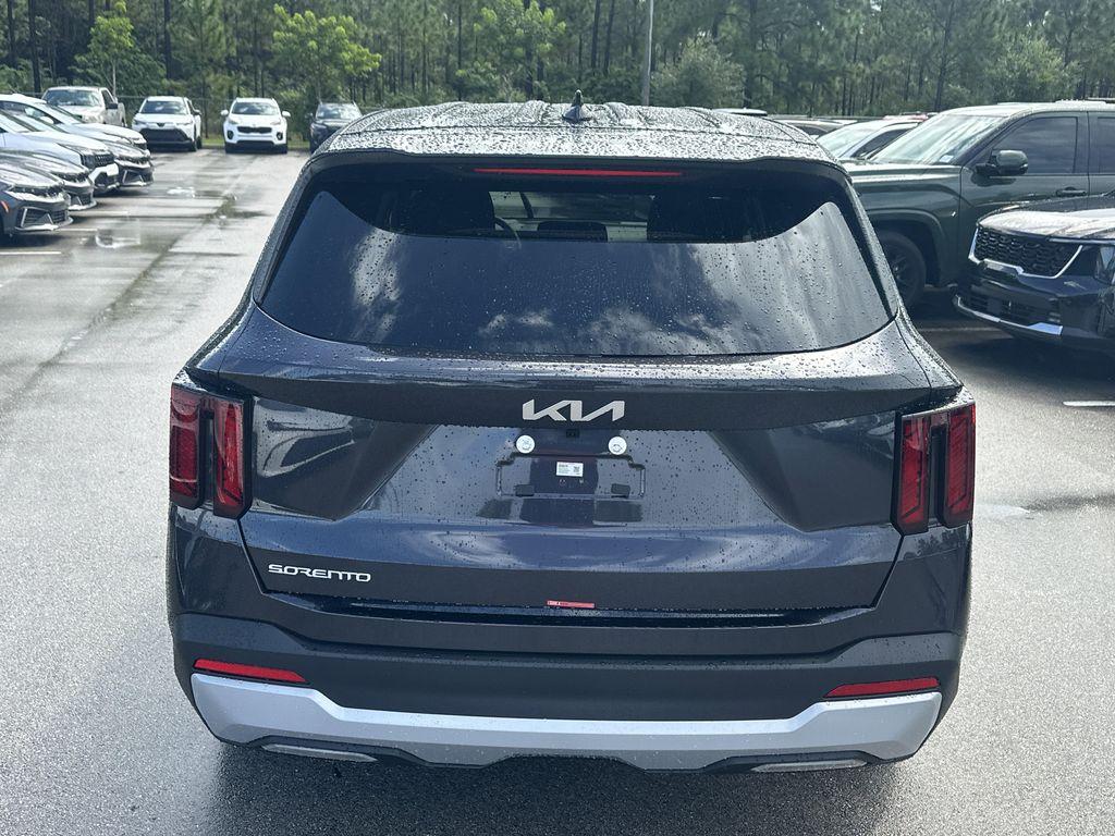 new 2026 Kia Sorento car, priced at $33,111