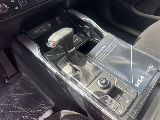 new 2025 Kia Sorento car, priced at $33,735